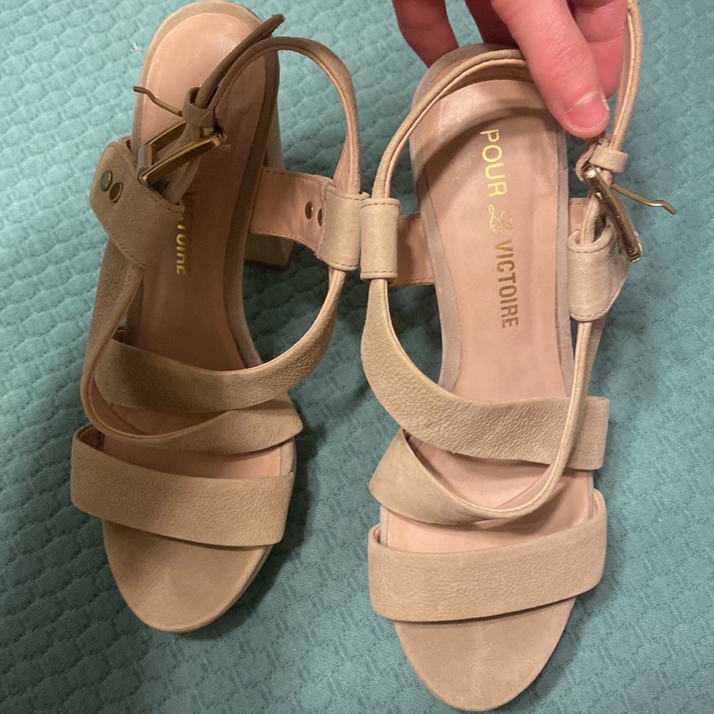 Pour La Victoire Nealla Nubuck Leather Platform Heel - Picture 8 of 12